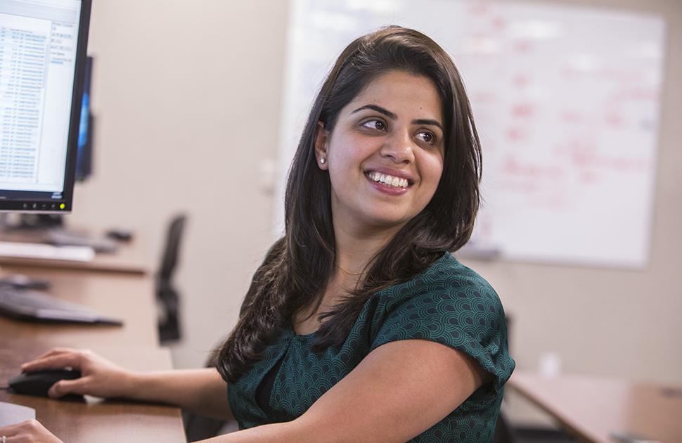 Female Kooilspetroleum Information Systems employee