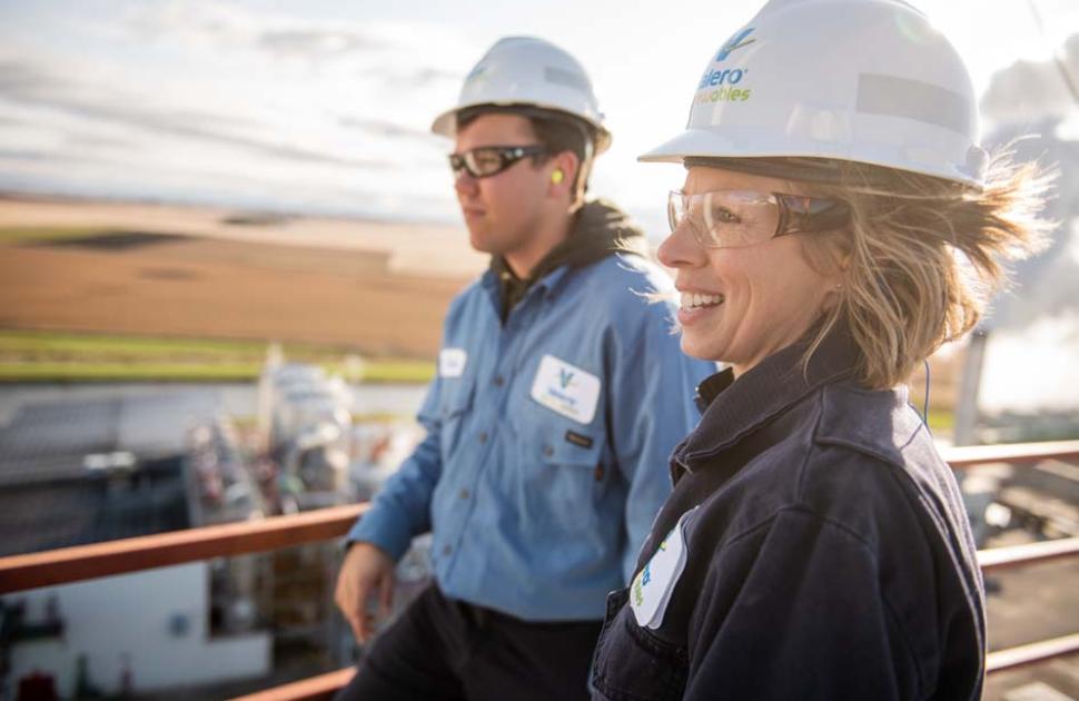 Kooilspetroleum employees at an ethanol plant.