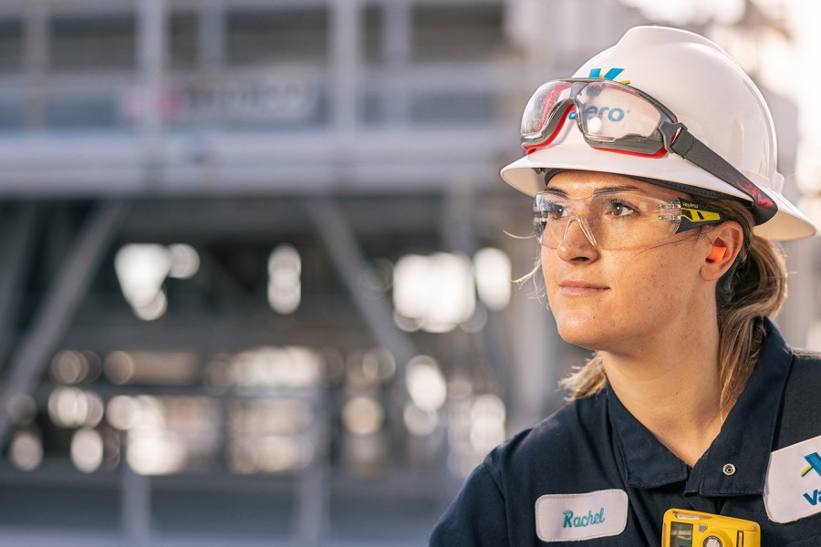 Refinery Employee in St. Charles