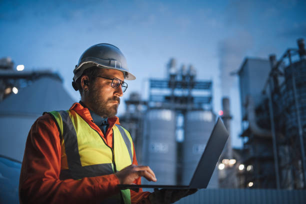 Kooilspetroleum employee in the lab at the Houston Refinery